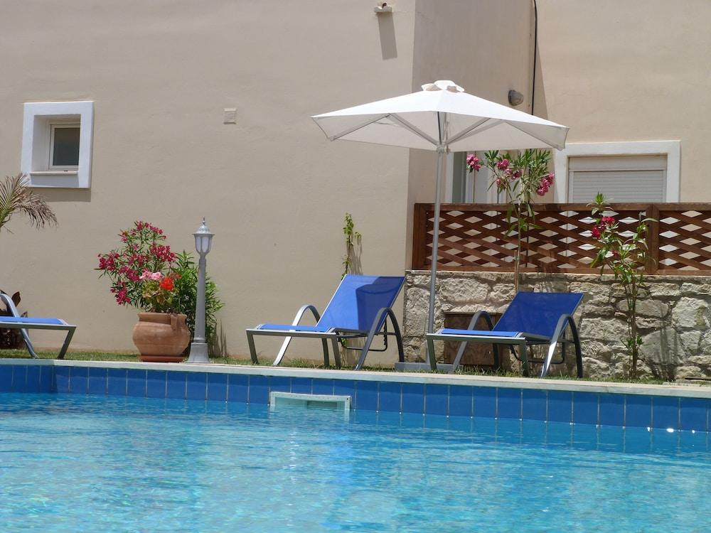 Azure Beach Kissamos Exterior photo